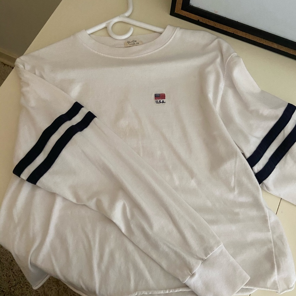Brandy Melville Sweater/Long Sleeve